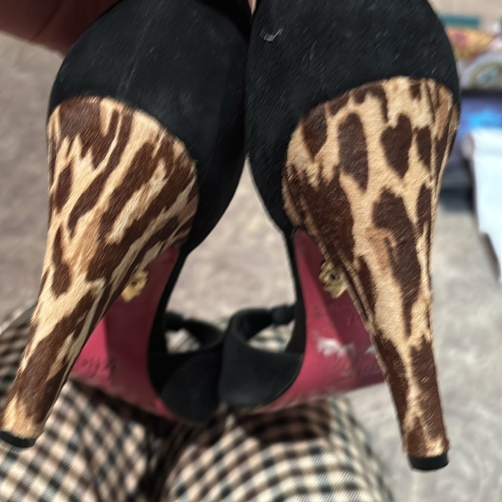 Betsey Johnson Black Peep Toe Heels with Bow Accent in 7.5 - Picture 9 of 10